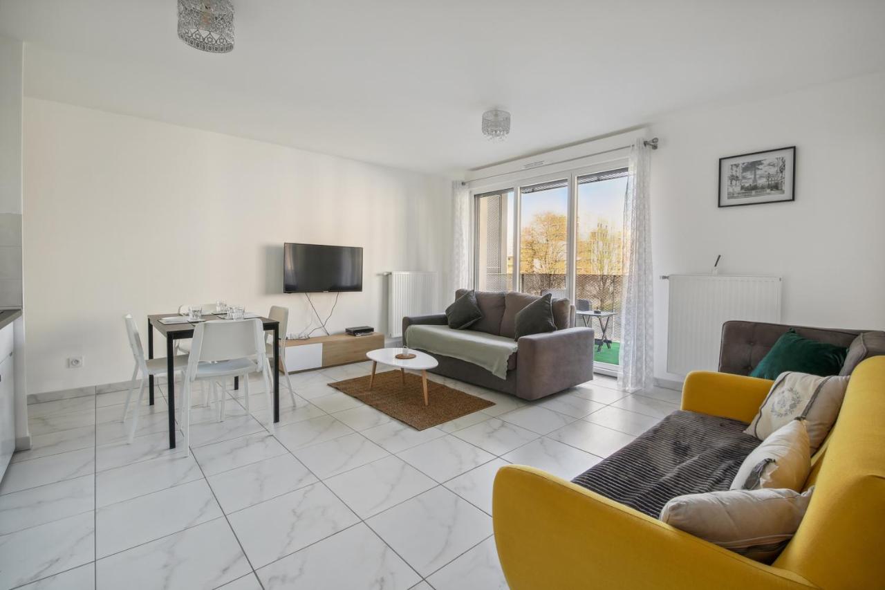 Chic Apart With Balcony Near Paris Apartment Ivry-sur-Seine Exterior photo